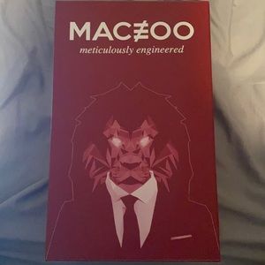 Shiny Navy blue heel. Perfect condition. Only one of each size are made.